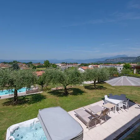 Marilyn - Private Garden Pool And Jacuzzi